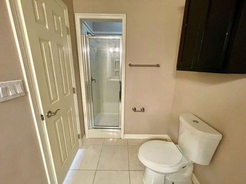 Building Photo - 3120 Regal Dr