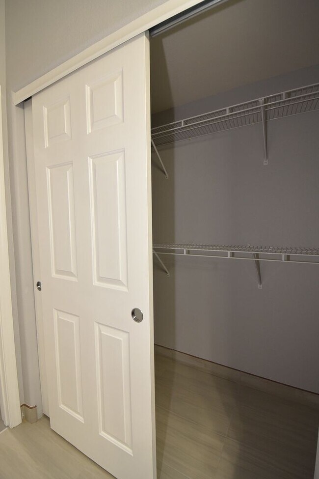 Building Photo - STUNNING AND MODERN 2 BED 2 BATH CONDO AT ...