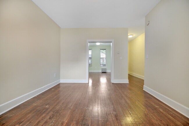 Building Photo - 618 Columbia Rd NW