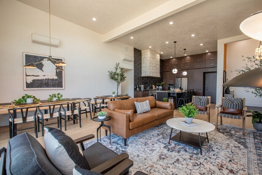 Building Photo - 160 W 1600 S