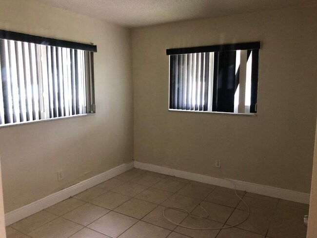 Building Photo - Large 3-2 with impact windows