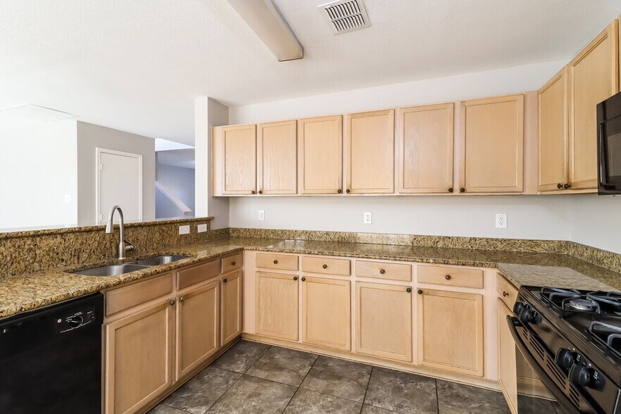 Building Photo - 4649 Sea Ridge Dr