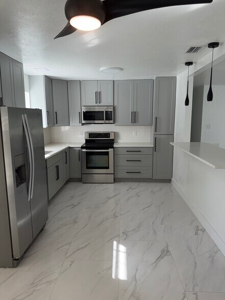 Building Photo - 1184 Milano Dr