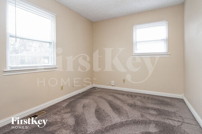 Building Photo - 1426 Moores Manor