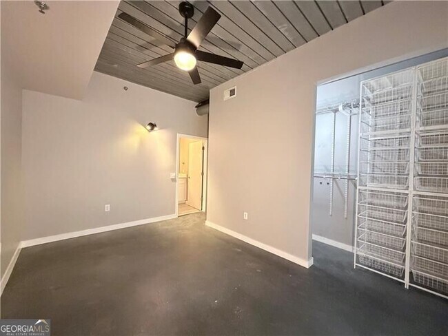 Building Photo - 620 Glen Iris Dr NE