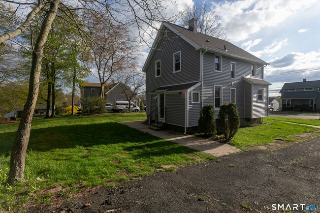 Building Photo - 101 Laurel St