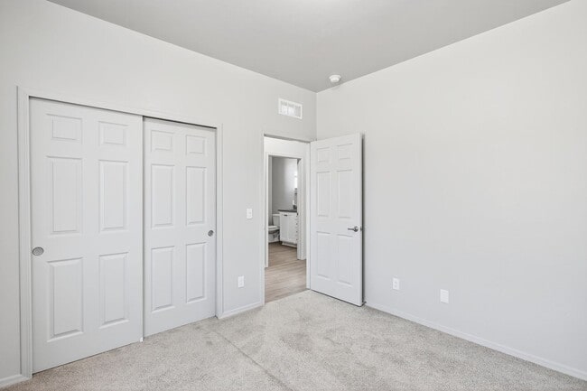 Building Photo - King Ranch