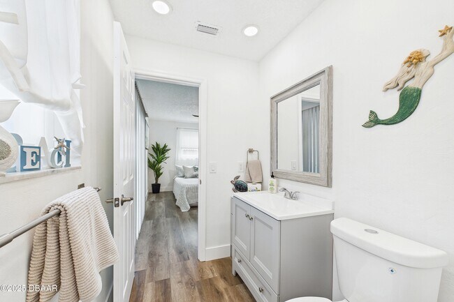 Building Photo - 4035 Oriole Ave