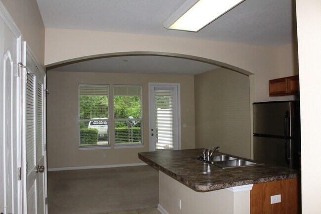 Building Photo - 625 Oakleaf Plantation Pkwy
