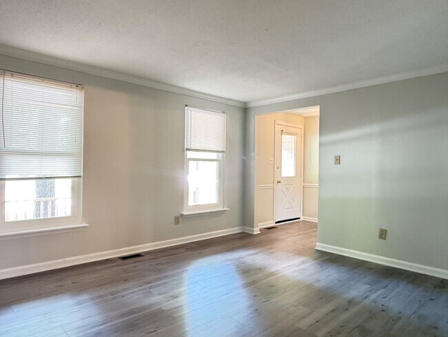 Building Photo - 4 Bedroom Single Family Home in Cary - No HOA