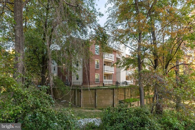 Building Photo - 1515 Lincoln Way