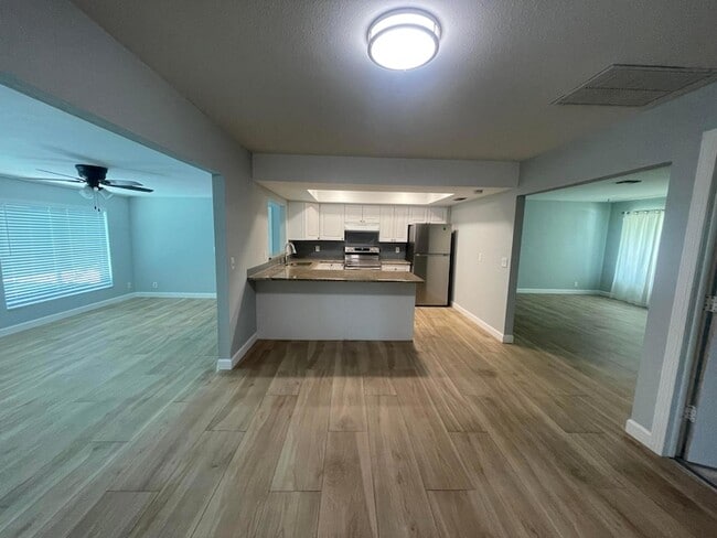 Building Photo - 11737 Inverness Cir