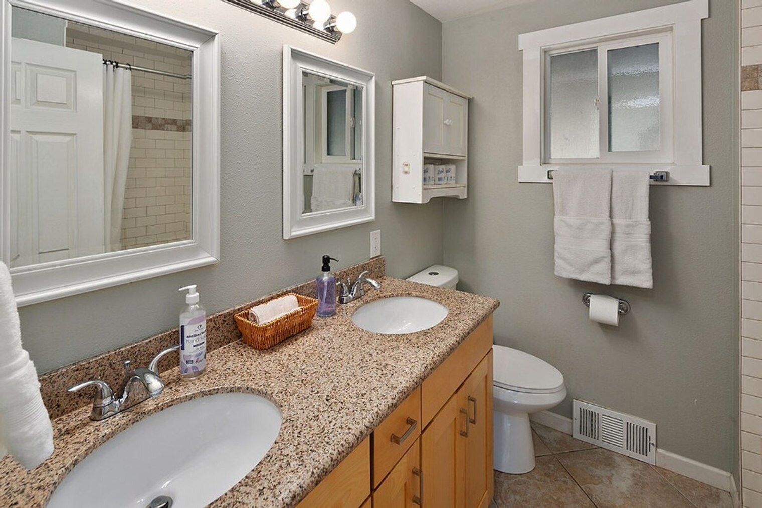 Building Photo - 3524 NE 147th St