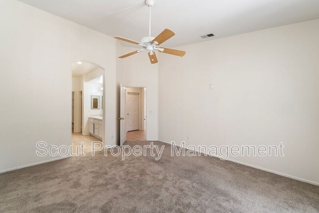Building Photo - 37775 Amber Ln