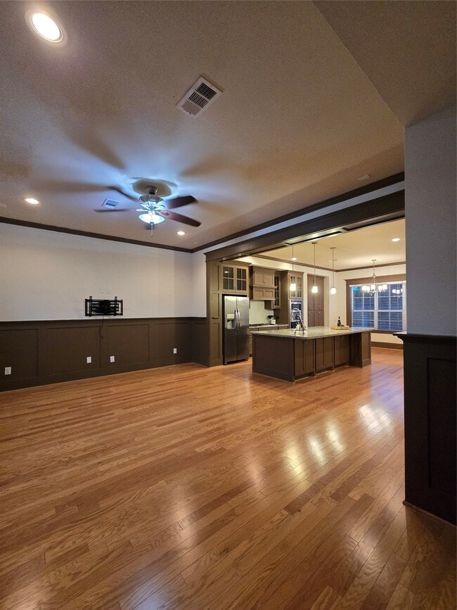 Building Photo - 855 Mathis St