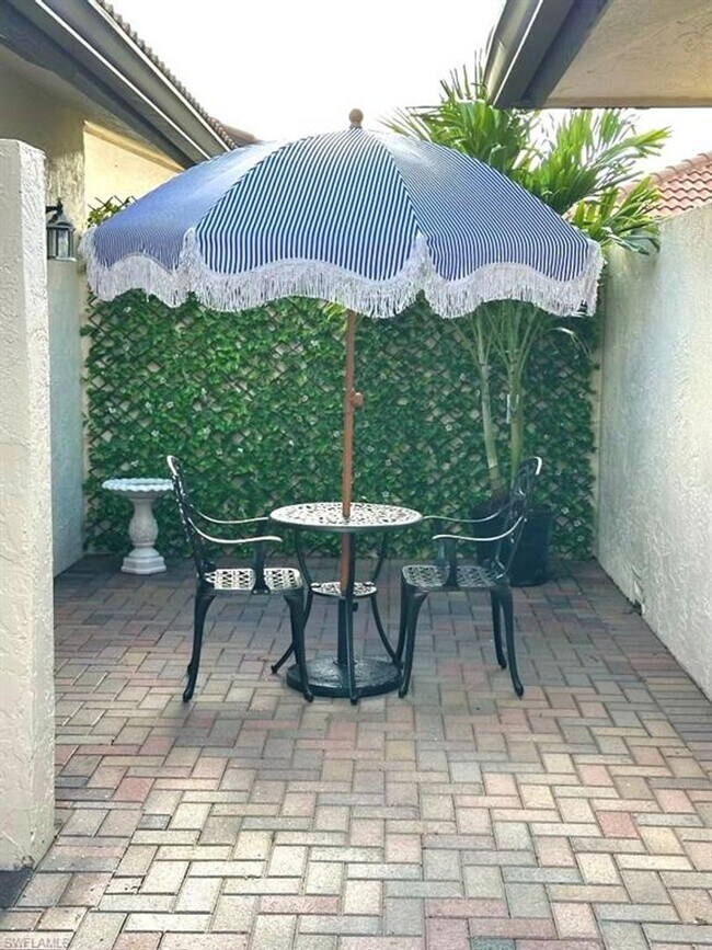 Building Photo - Available May 1st – Luxury Golf Villa in Lely! Walk to Pool, Minutes to Beaches & US Open Pickleb...