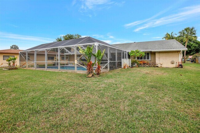 Building Photo - 5320 SW 21st Ct