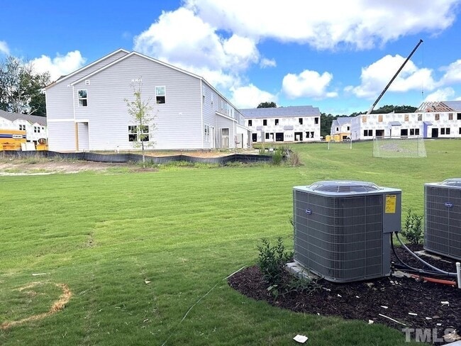 Building Photo - 926 Field Ivy Dr