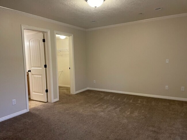 Building Photo - Beautiful 3-Bedroom Condo in Pleasant Grove