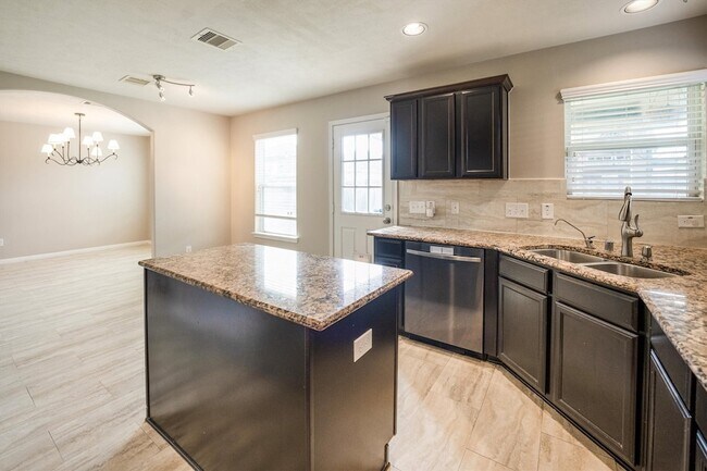 Building Photo - 10902 Barker View Dr