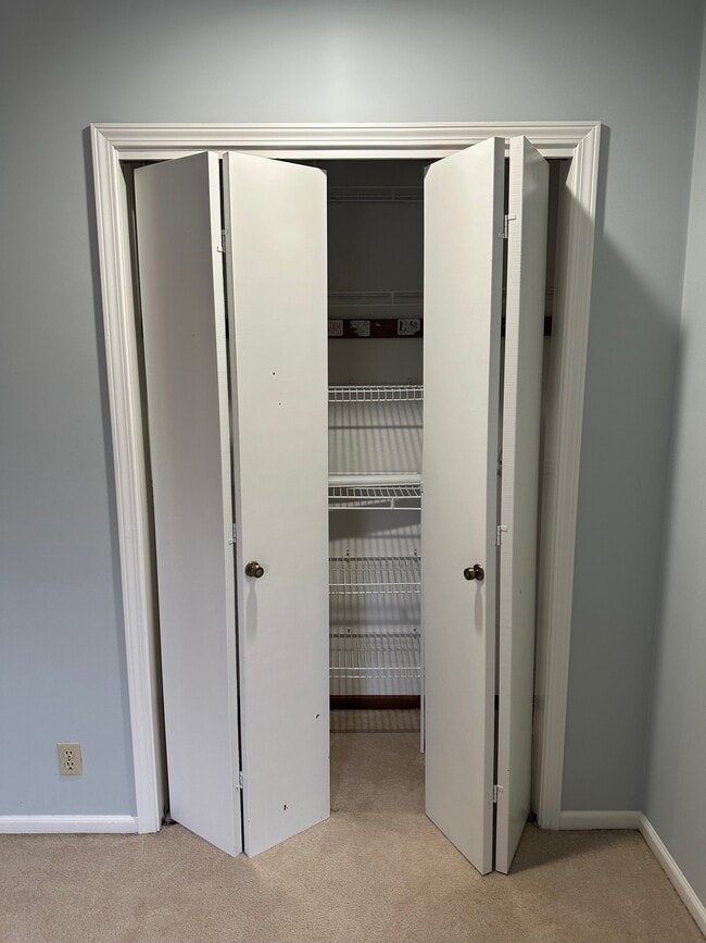 Building Photo - 776 Meadowbrook Ave