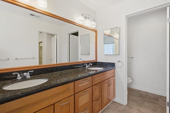 Building Photo - 1286 Crestpoint Dr