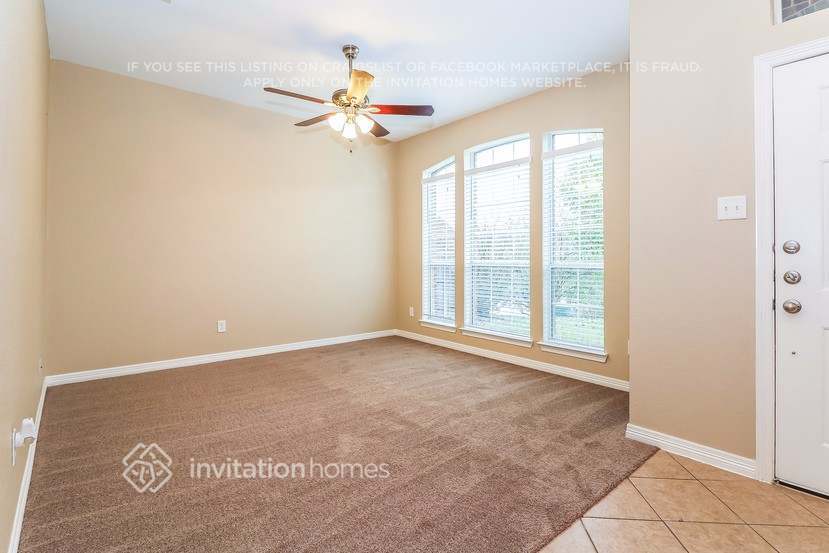 Building Photo - 2218 Summer Brook Dr