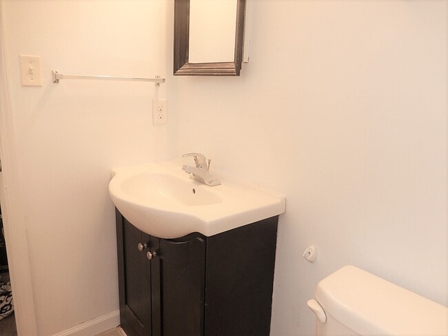 Building Photo - 3713 Sue Ellen Dr