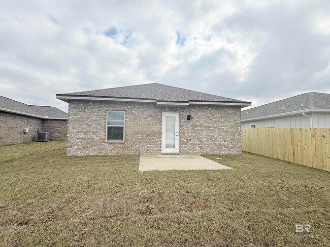 Building Photo - 32487 Revere Dr