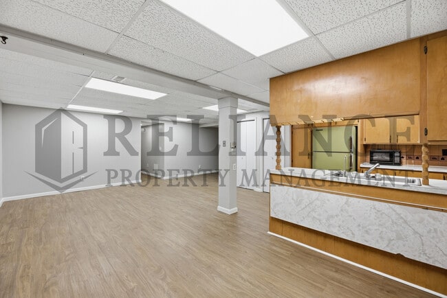 Building Photo - 1908 N Jeanette St