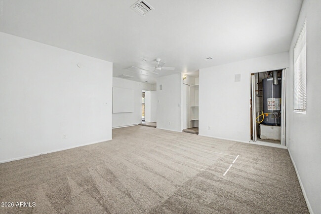 Building Photo - 10719 W Vista Ave