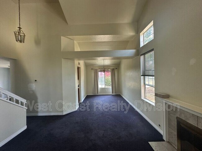 Building Photo - 7049 Arlington Pl