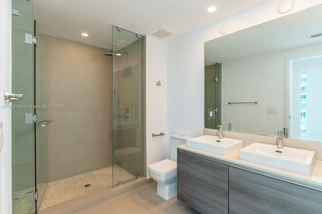 Building Photo - 1080 Brickell Ave