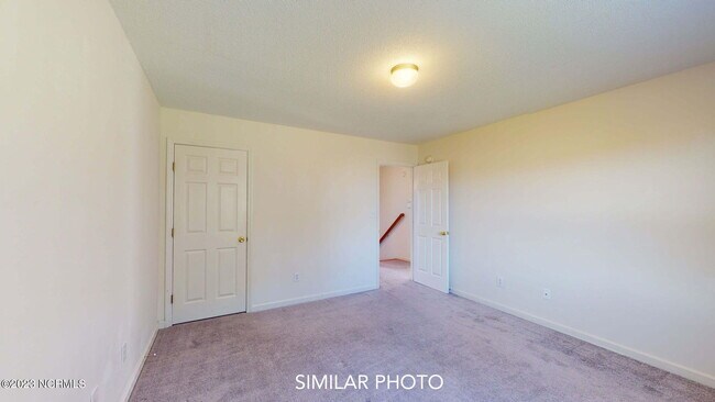 Building Photo - 104 E Coopers Ct