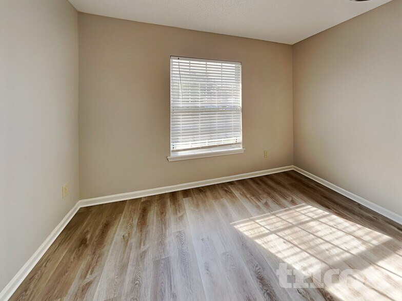 Building Photo - 8755 Tidewood Ct