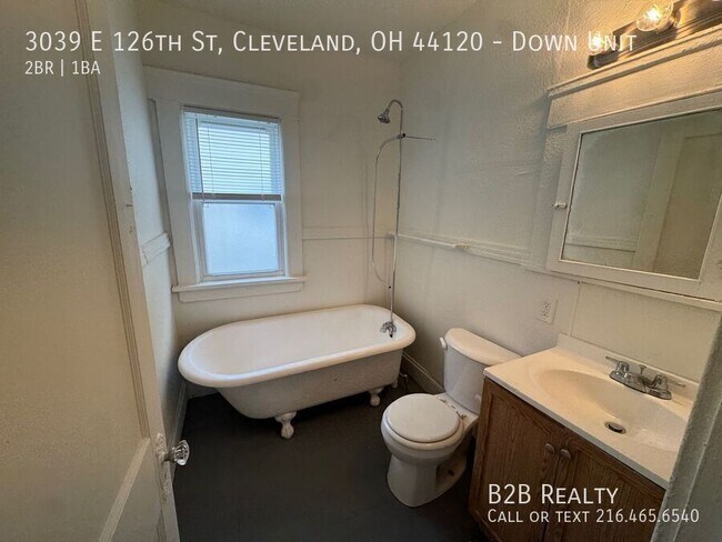 Building Photo - 3039 E 126th St