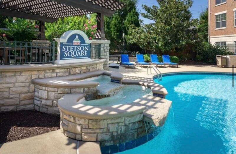 Building Photo - 252 Stetson St