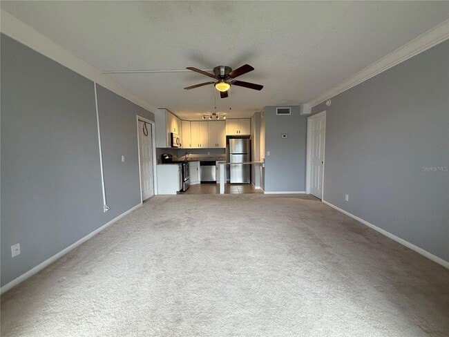 Building Photo - 927 S Pine Ridge Cir