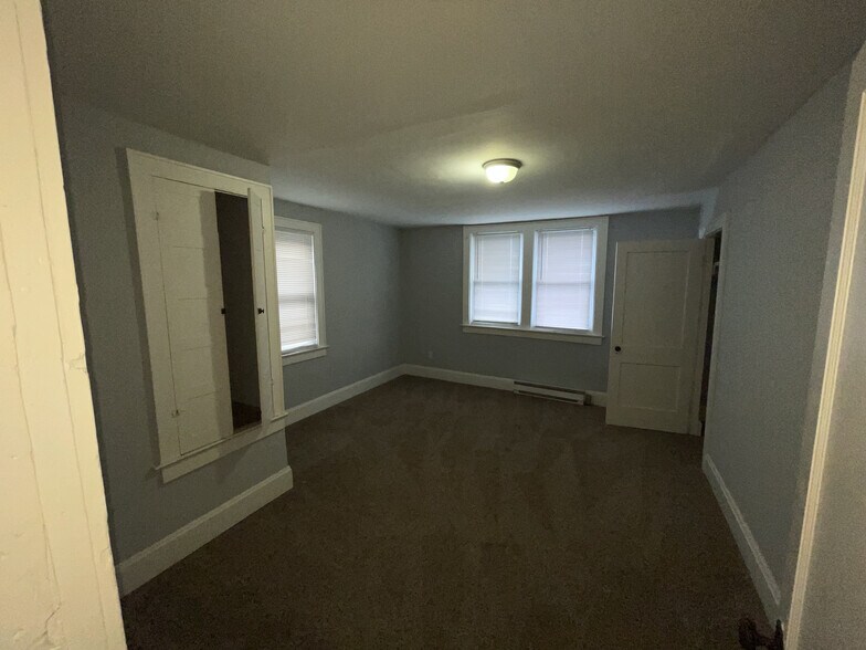 Building Photo - 728 Frebis Ave