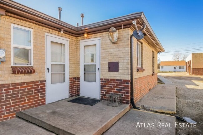 Building Photo - 7131 E 60th Way