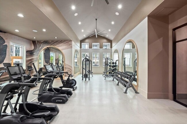 Building Photo - 3812 W Montague Ave