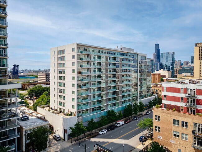 Primary Photo - 1620 S Michigan Ave