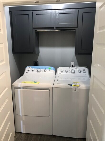 Building Photo - 513 Teague Avenue