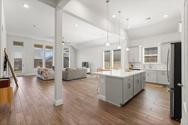 Building Photo - 15949 Hayes Mkt Lp