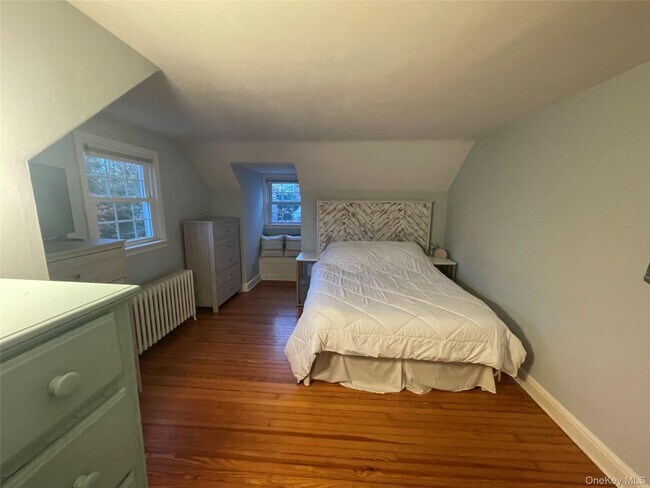 Building Photo - 55 Robbins Ave