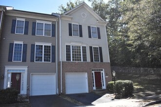 Building Photo - North Stafford End Unit Townhome !!
