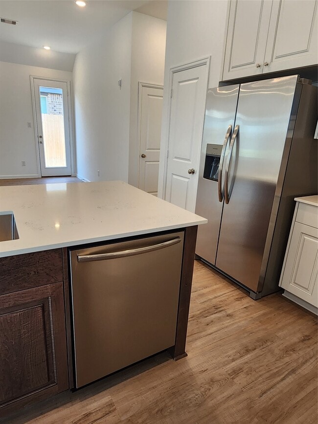 Building Photo - 27122 Berry Bright Dr