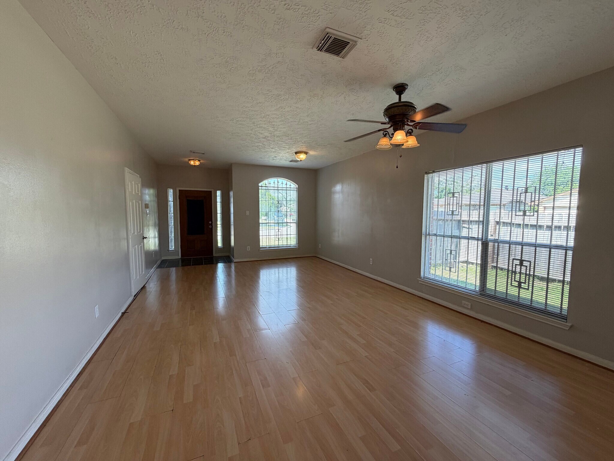 Building Photo - 13403 Agarita Ln