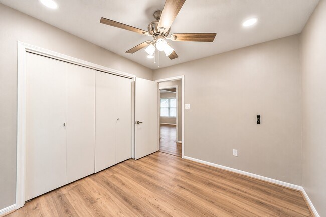Building Photo - 24615 Shellbrook Dr