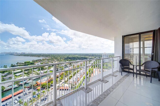 Building Photo - 4000 Towerside Terrace